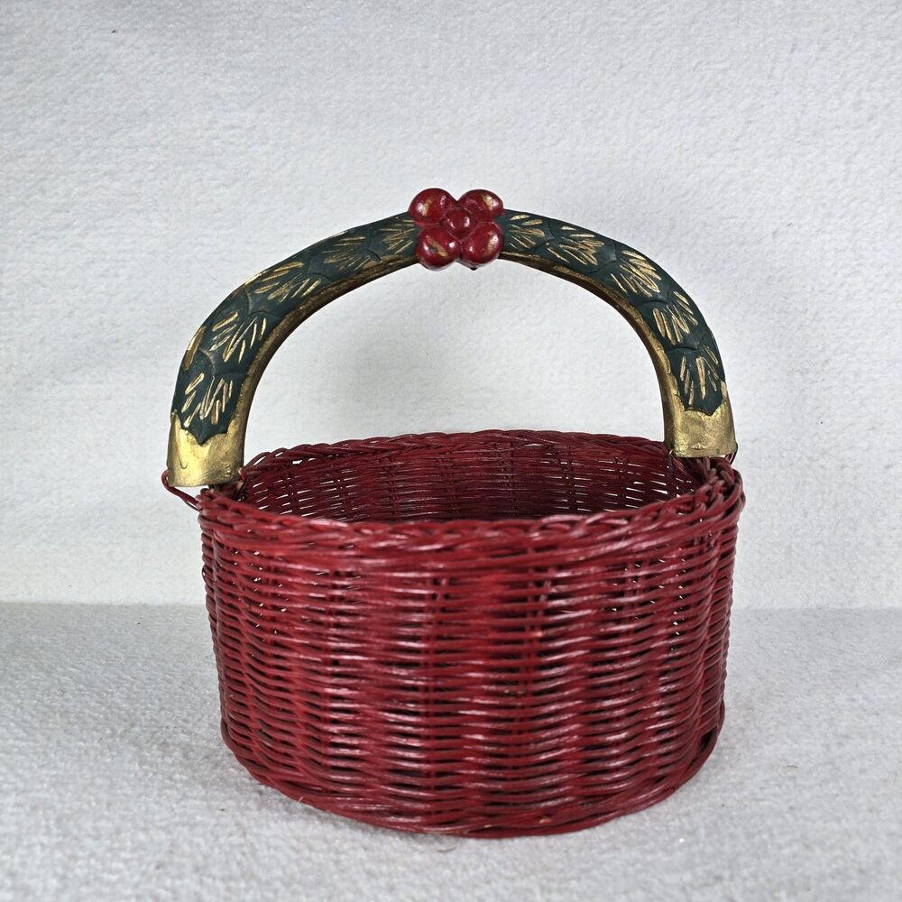 Red And Green Christmas Basket With Gold Handles 11x5